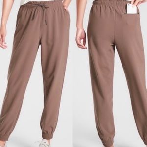 ATHLETA metropolis jogger in mauve brown